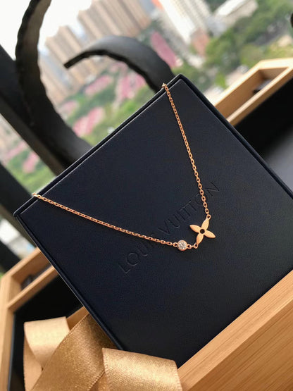 [Royal&Vicky]BLOSSOM PENDANT PINK GOLD AND DIAMOND