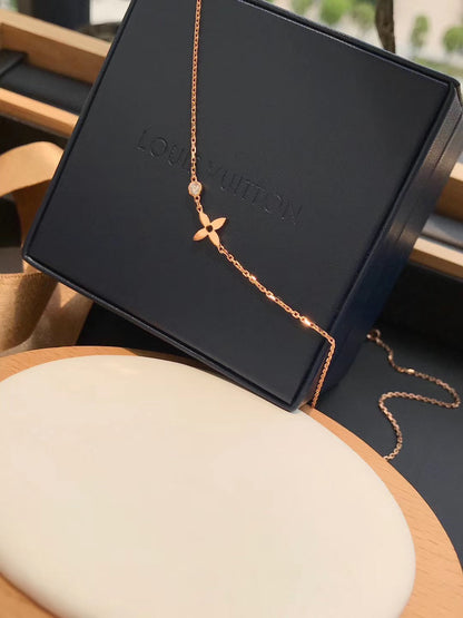 [Royal&Vicky]BLOSSOM PENDANT PINK GOLD AND DIAMOND
