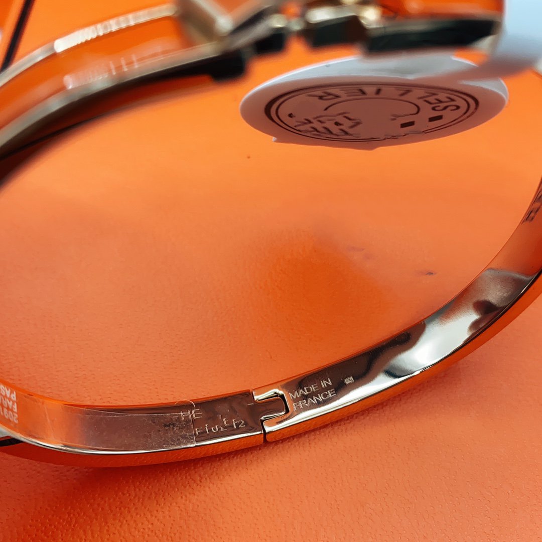[Royal&Vicky]CLASSIC HM CLIC RED 8MM ENAMEL BRACELET
