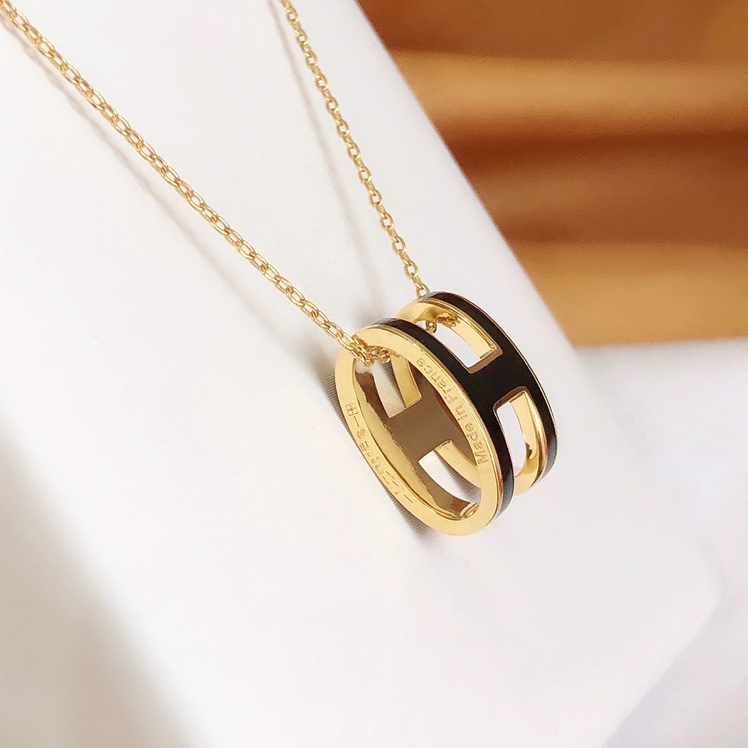 [Royal&Vicky]HM CLIC BLACK ENAMEL GOLD NECKLACE