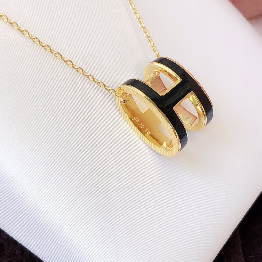 [Royal&Vicky]HM CLIC BLACK ENAMEL GOLD NECKLACE