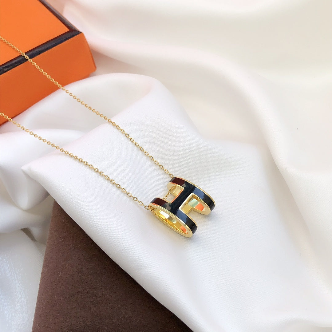 [Royal&Vicky]HM CLIC BLACK ENAMEL GOLD NECKLACE