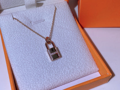 [Royal&Vicky]HM ADVANCED NICHE LOCK HEAD NECKLACE DIAMONDS