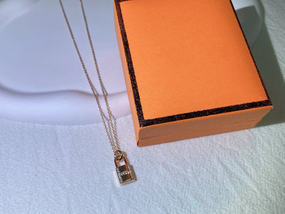 [Royal&Vicky]HM ADVANCED NICHE LOCK HEAD NECKLACE DIAMONDS