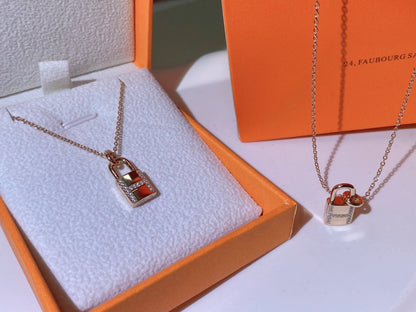 [Royal&Vicky]HM ADVANCED NICHE LOCK HEAD NECKLACE DIAMONDS