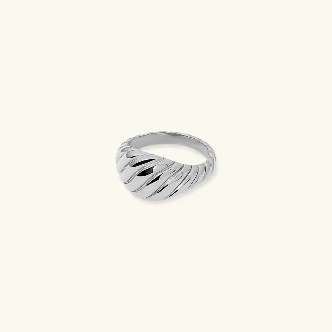 [Royal&Vicky]Ylenna Gold Croissant Ring