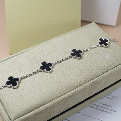 [Royal&Vicky]LUCKY CLOVER 5-MOTIF BRACELET - BLACK OXNY COLLECTION
