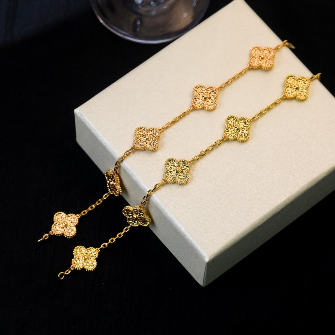 [Royal&Vicky]LUCKY CLOVER 5-MOTIF BRACELET - BRONZING