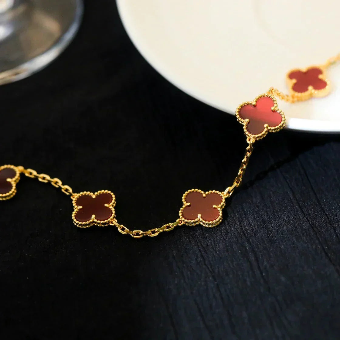 [Royal&Vicky]LUCKY CLOVER 5-MOTIF BRACELET - RED CARNELIAN COLLECTION