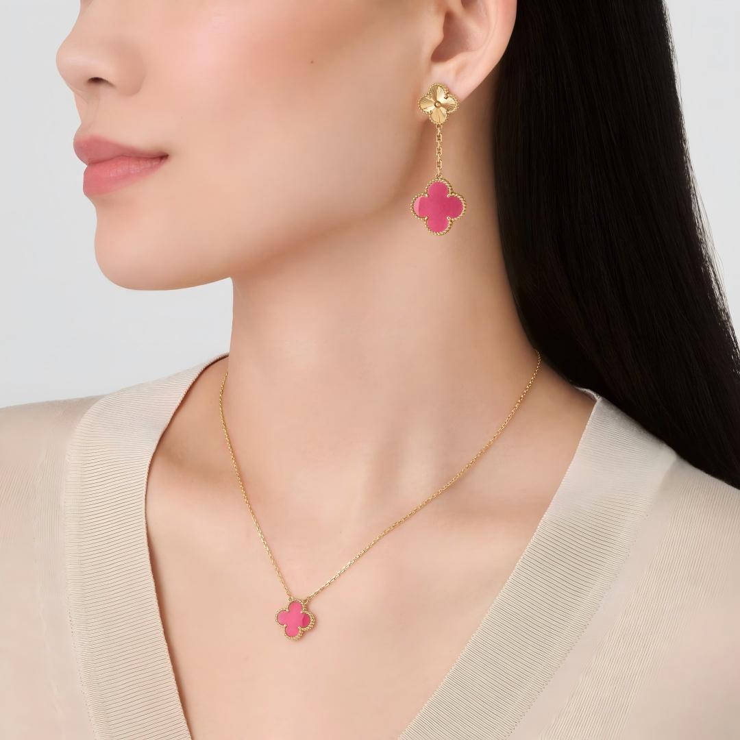 [Royal&Vicky]NEW CLOVER 2 MOTIF PINK ENAMEL EARRINGS