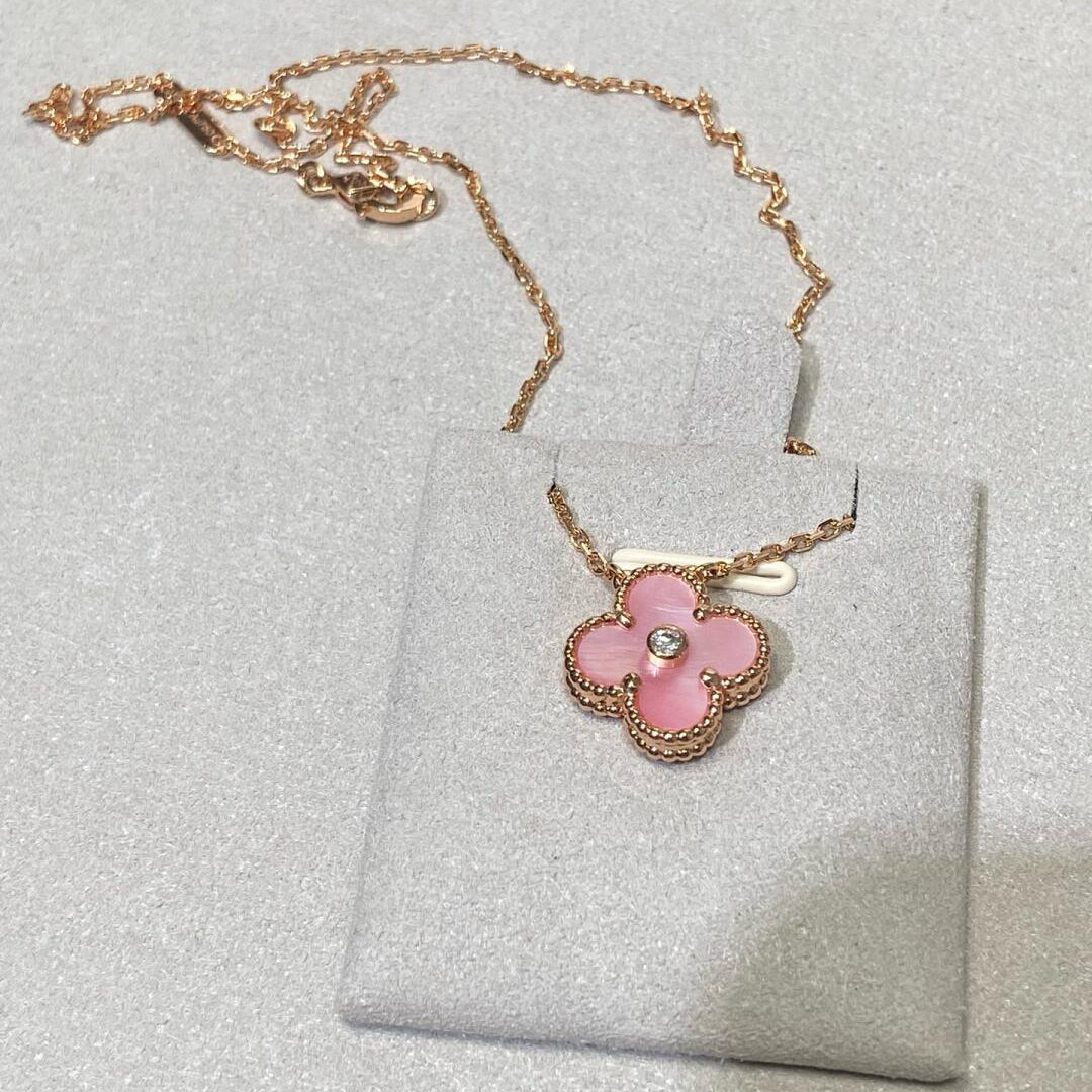 [Royal&Vicky]CLOVER 15MM DIAMOND PINK MOP NECKLACE