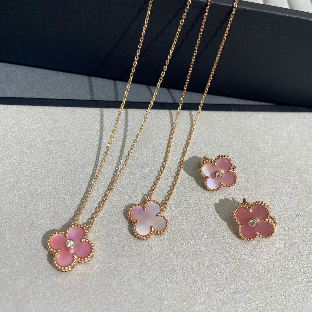 [Royal&Vicky]CLOVER MEDIUM 1 DIAMOND PINK EARRINGS
