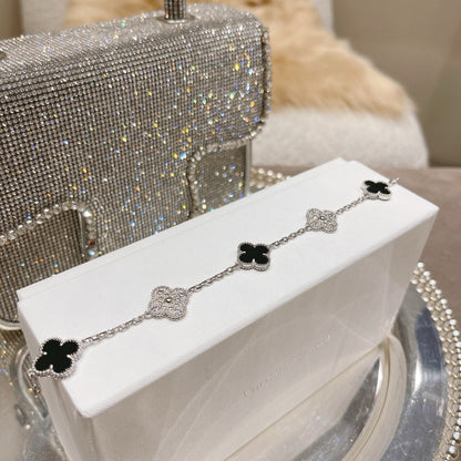[Royal&Vicky]LUCKY CLOVER 5-MOTIF BRACELET - BLACK OXNY COLLECTION