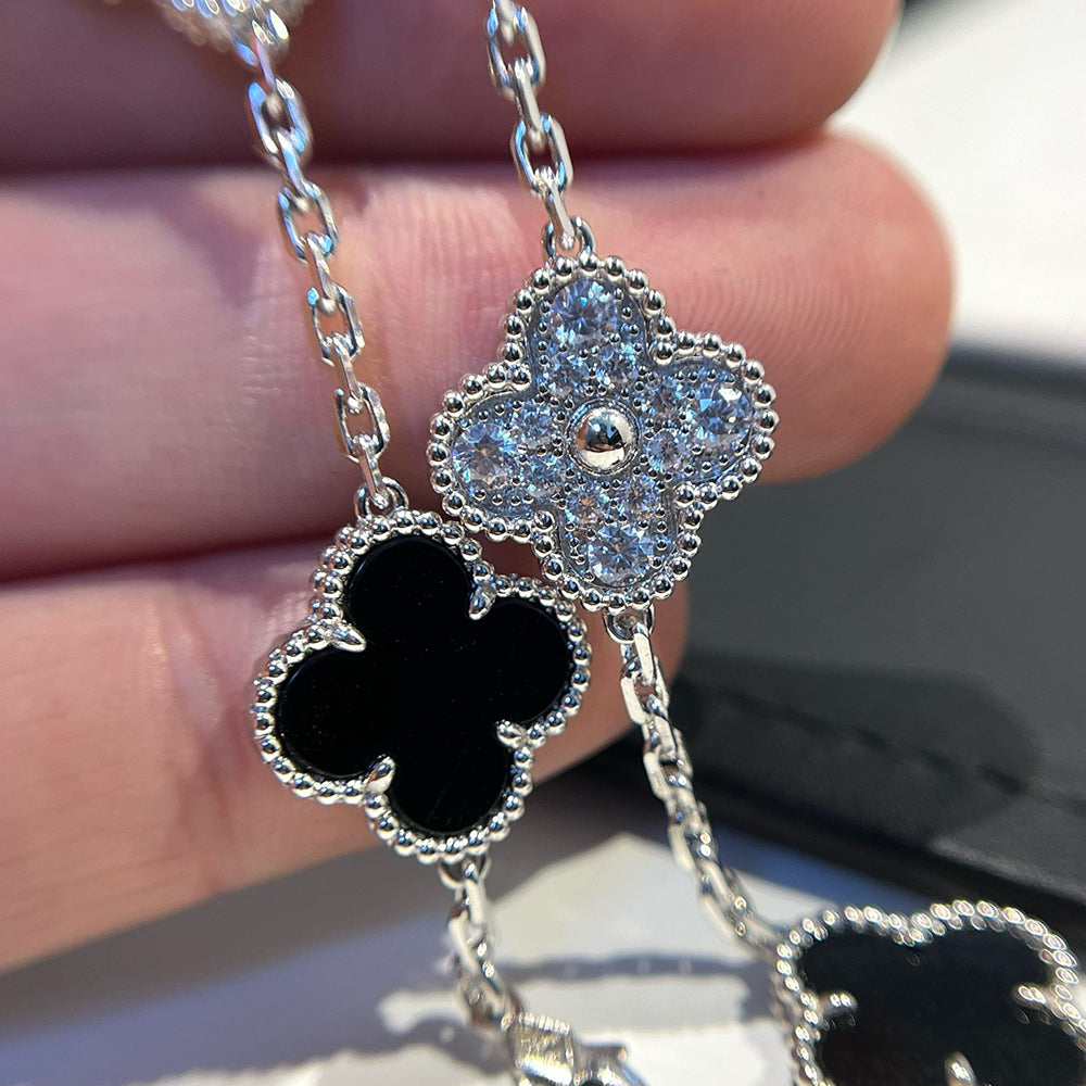 [Royal&Vicky]LUCKY CLOVER 5-MOTIF BRACELET - BLACK OXNY COLLECTION