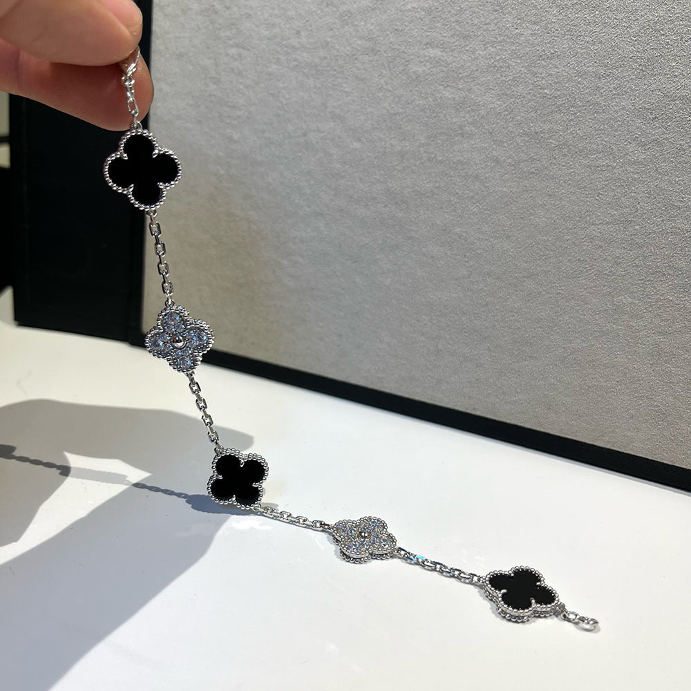 [Royal&Vicky]LUCKY CLOVER 5-MOTIF BRACELET - BLACK OXNY COLLECTION