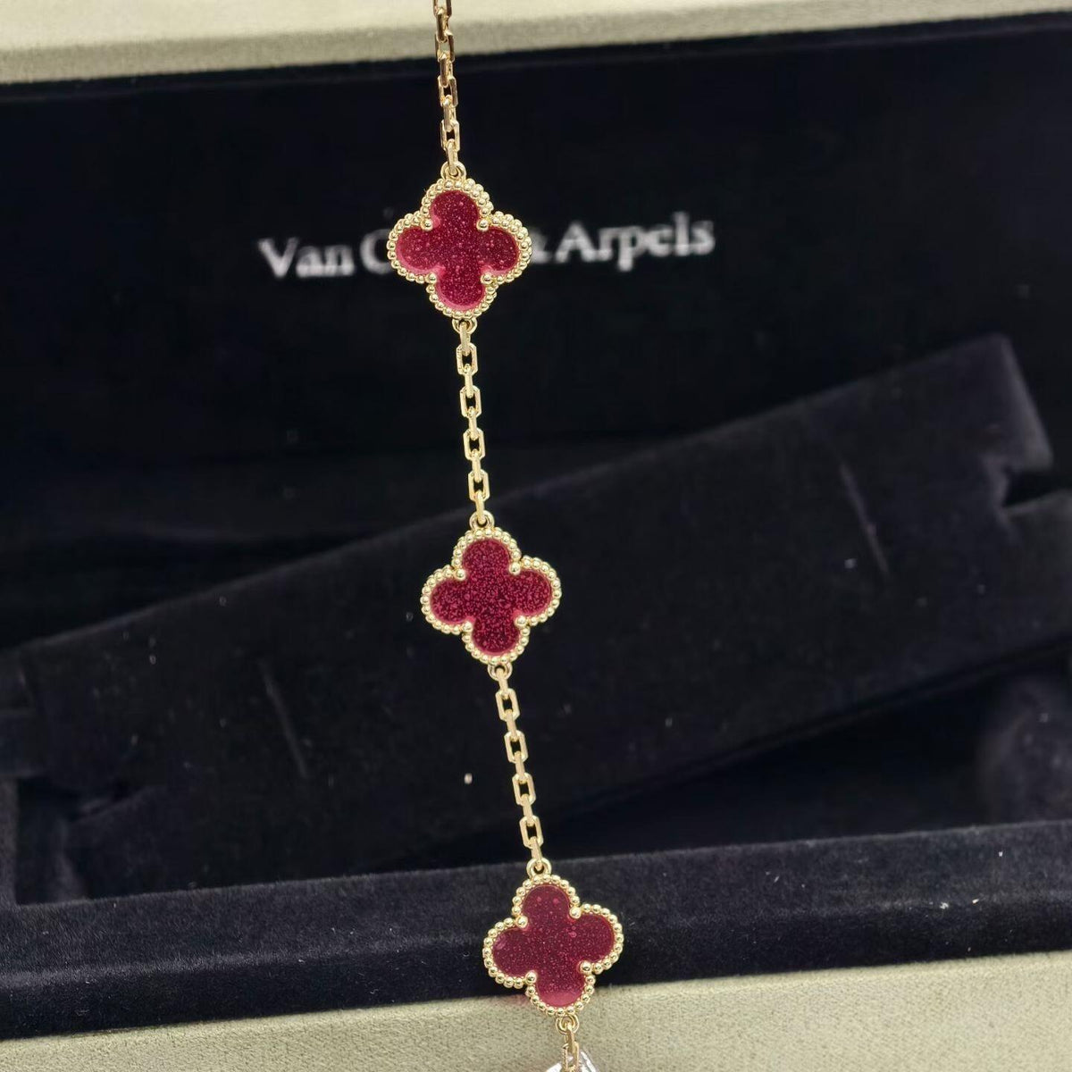 [Royal&Vicky]NEW CLOVER 5 MOTIFS PINK ENAMEL BRACELET
