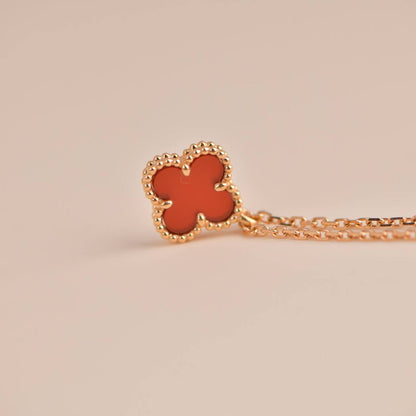 [Royal&Vicky]CLOVER MINI 9.5MM WHITE CARNELIANS NECKLACE