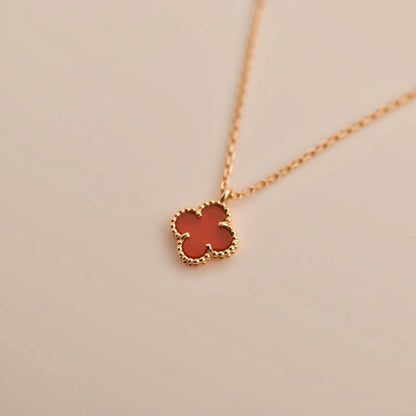 [Royal&Vicky]CLOVER MINI 9.5MM WHITE CARNELIANS NECKLACE