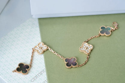 [Royal&Vicky]LUCKY CLOVER 5-MOTIF BRACELET - GREY MOTHER-OF-PEARL COLLECTION