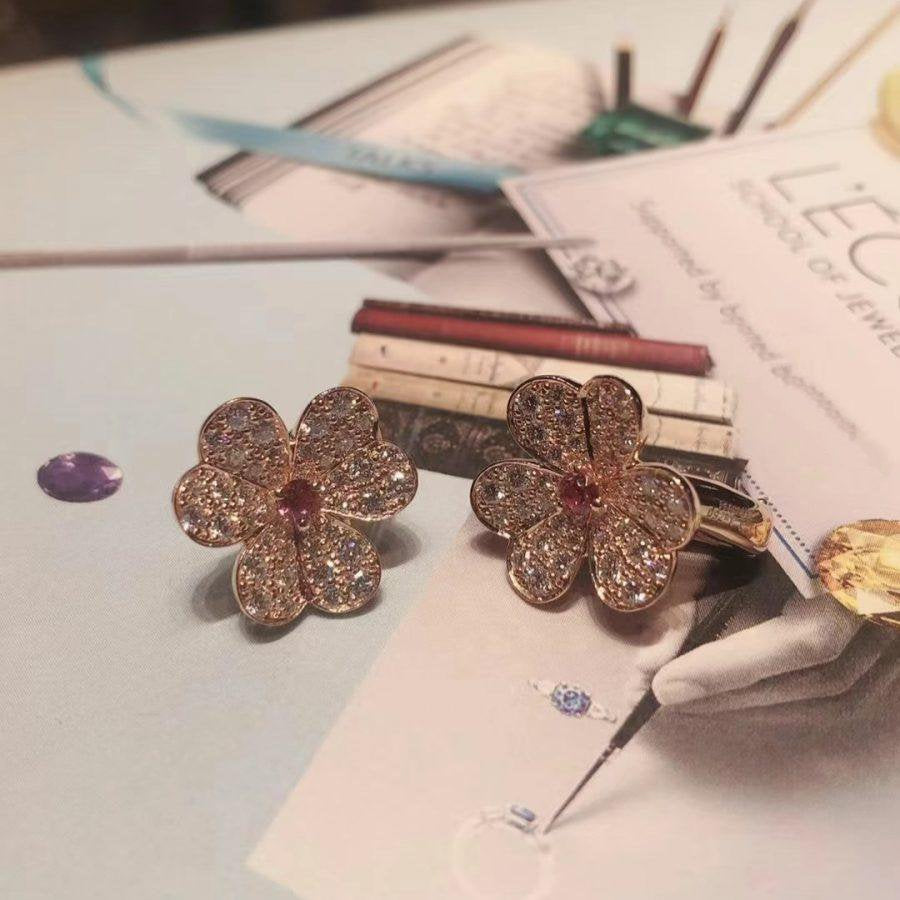 [Royal&Vicky]FRIVOLE PINK GOLD FLOWER DIAMOND EARRINGS