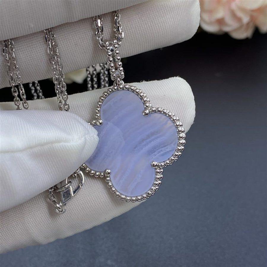 [Royal&Vicky]CLOVER SILVER CHALCEDONY BIG CLOVER NECKLACE