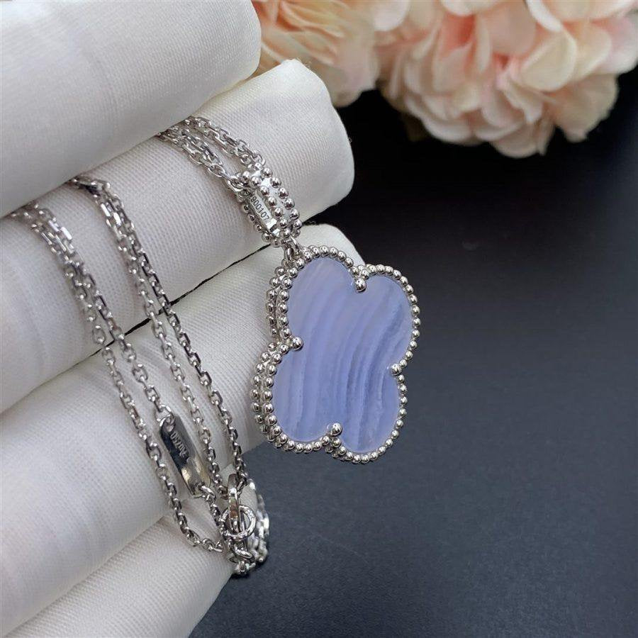 [Royal&Vicky]CLOVER SILVER CHALCEDONY BIG CLOVER NECKLACE