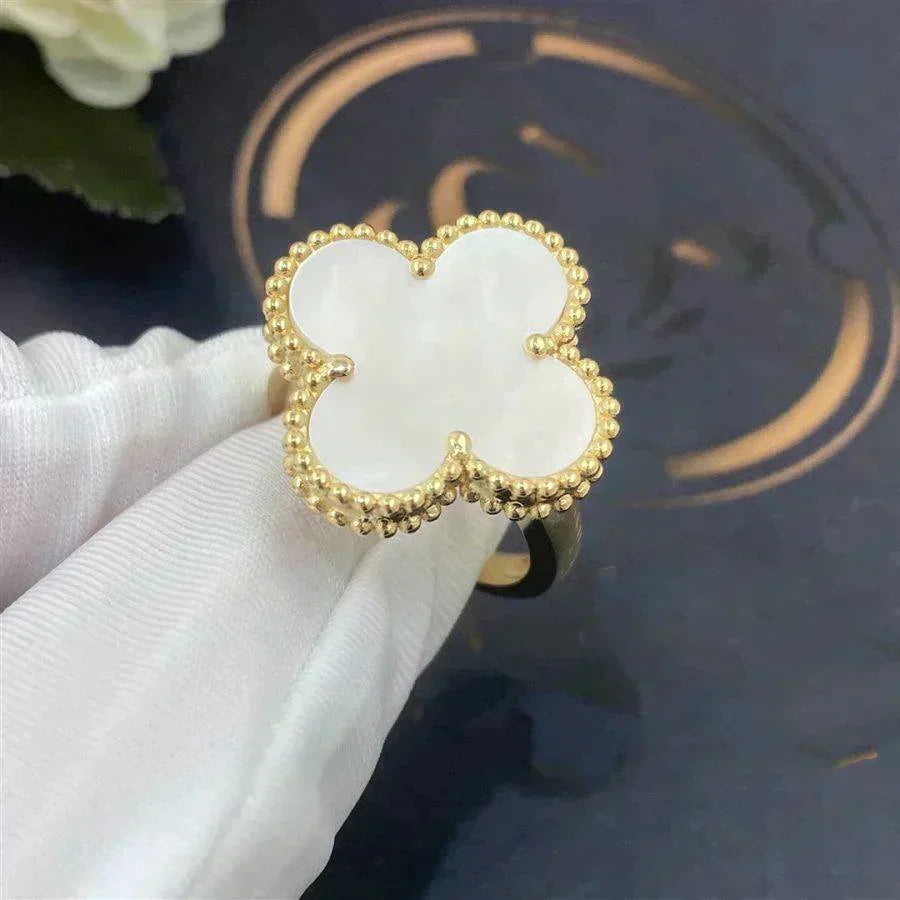 [Royal&Vicky]CLOVER WHITE MOP RING