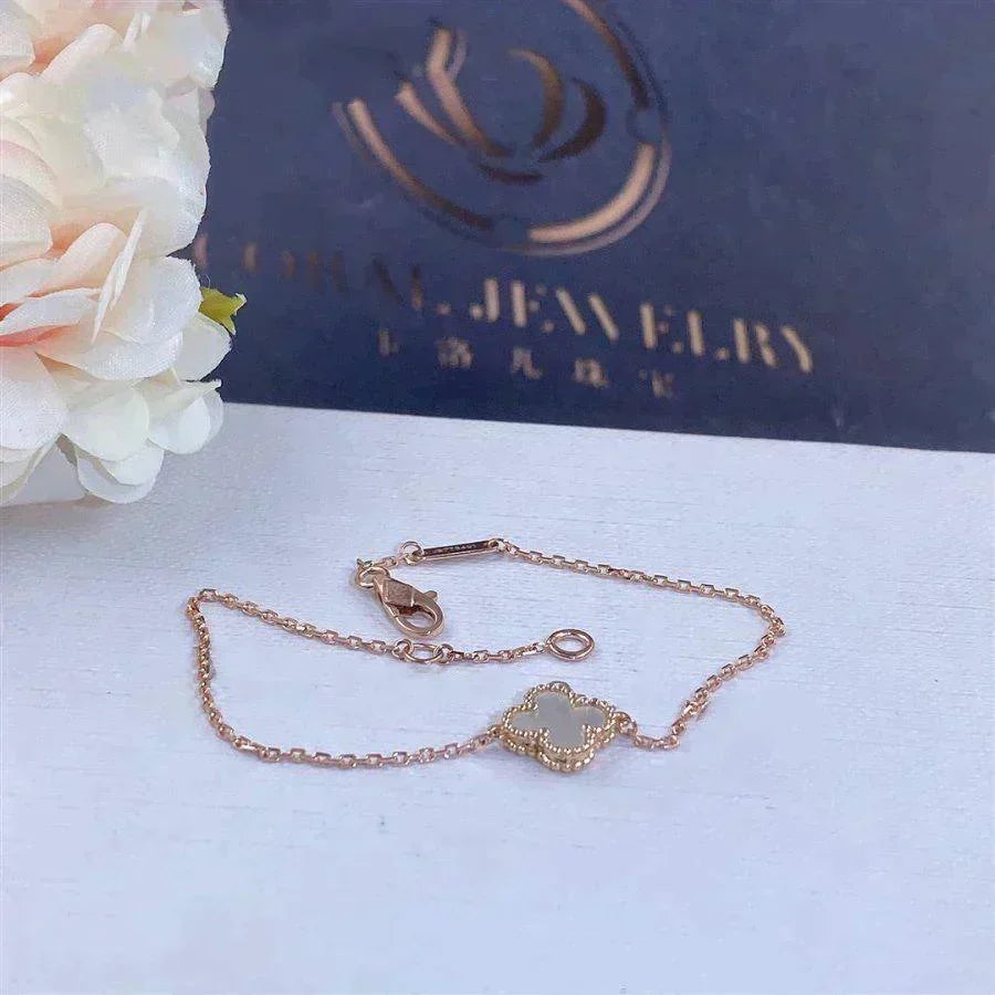 [Royal&Vicky]CLOVER WHITE MOP SINGLE FLOWER BRACELET