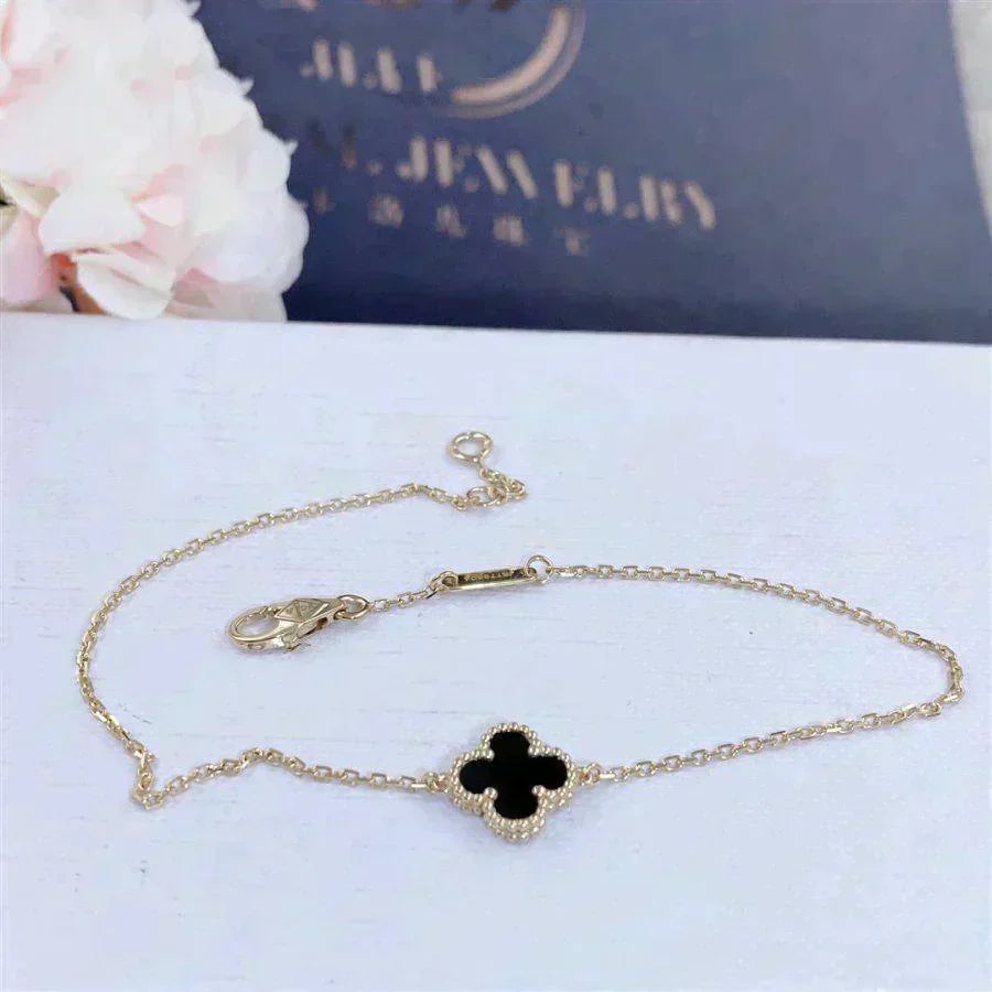 [Royal&Vicky]CLOVER ONYX SINGLE FLOWER BRACELET