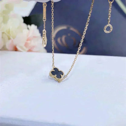 [Royal&Vicky]CLOVER ONYX SINGLE FLOWER BRACELET