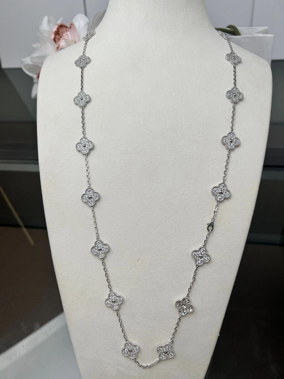 [Royal&Vicky]CLOVER 20 MOTIFS DIAMOND SILVER