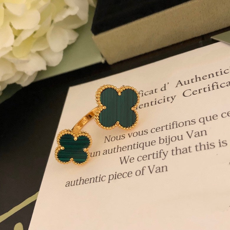 [Royal&Vicky]CLOVER BETWEEN THE FINGER RING