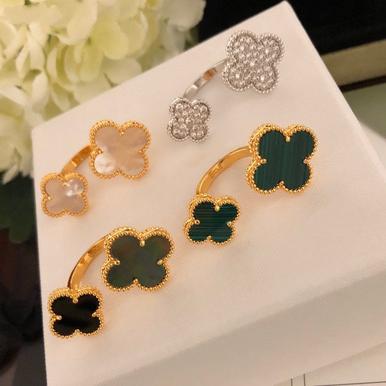 [Royal&Vicky]CLOVER BETWEEN THE FINGER RING