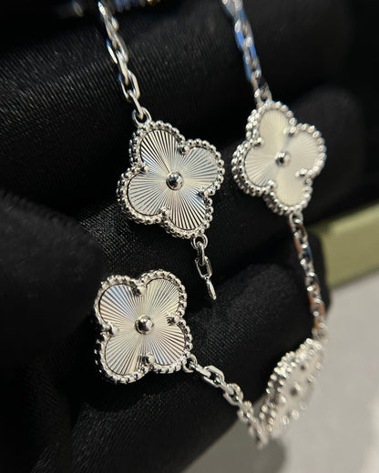 [Royal&Vicky]LUCKY CLOVER 5-MOTIF BRACELET - LASER COLLECTION