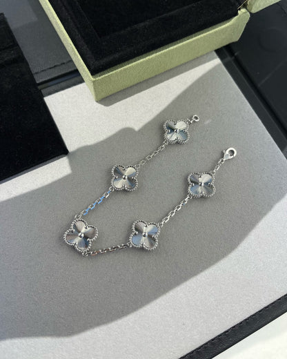 [Royal&Vicky]LUCKY CLOVER 5-MOTIF BRACELET - LASER COLLECTION